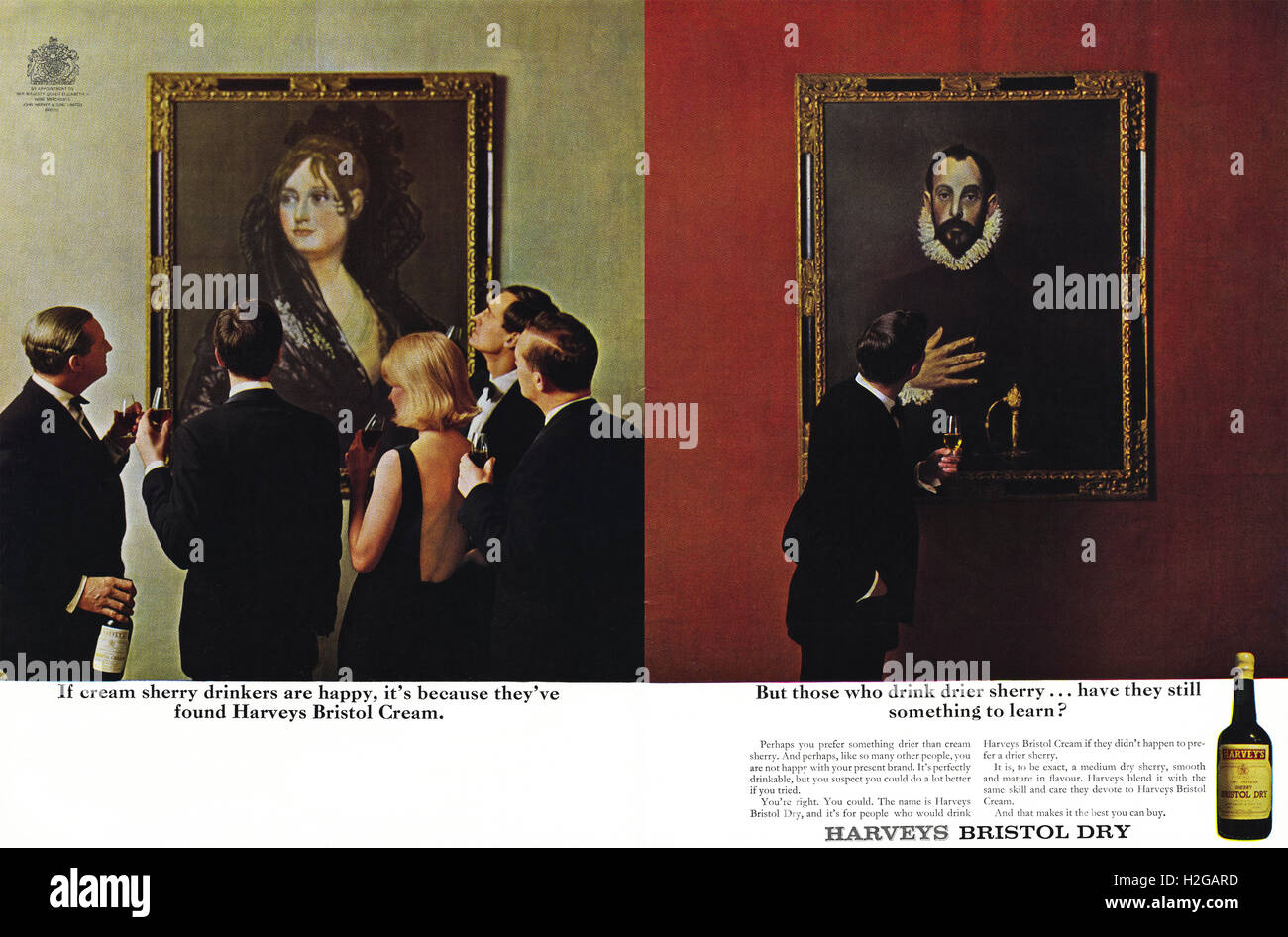 Old vintage original 1960 double page magazine annonce la couleur en date du 1964. Publicité Publicité Harveys Bristol sherry sec Banque D'Images