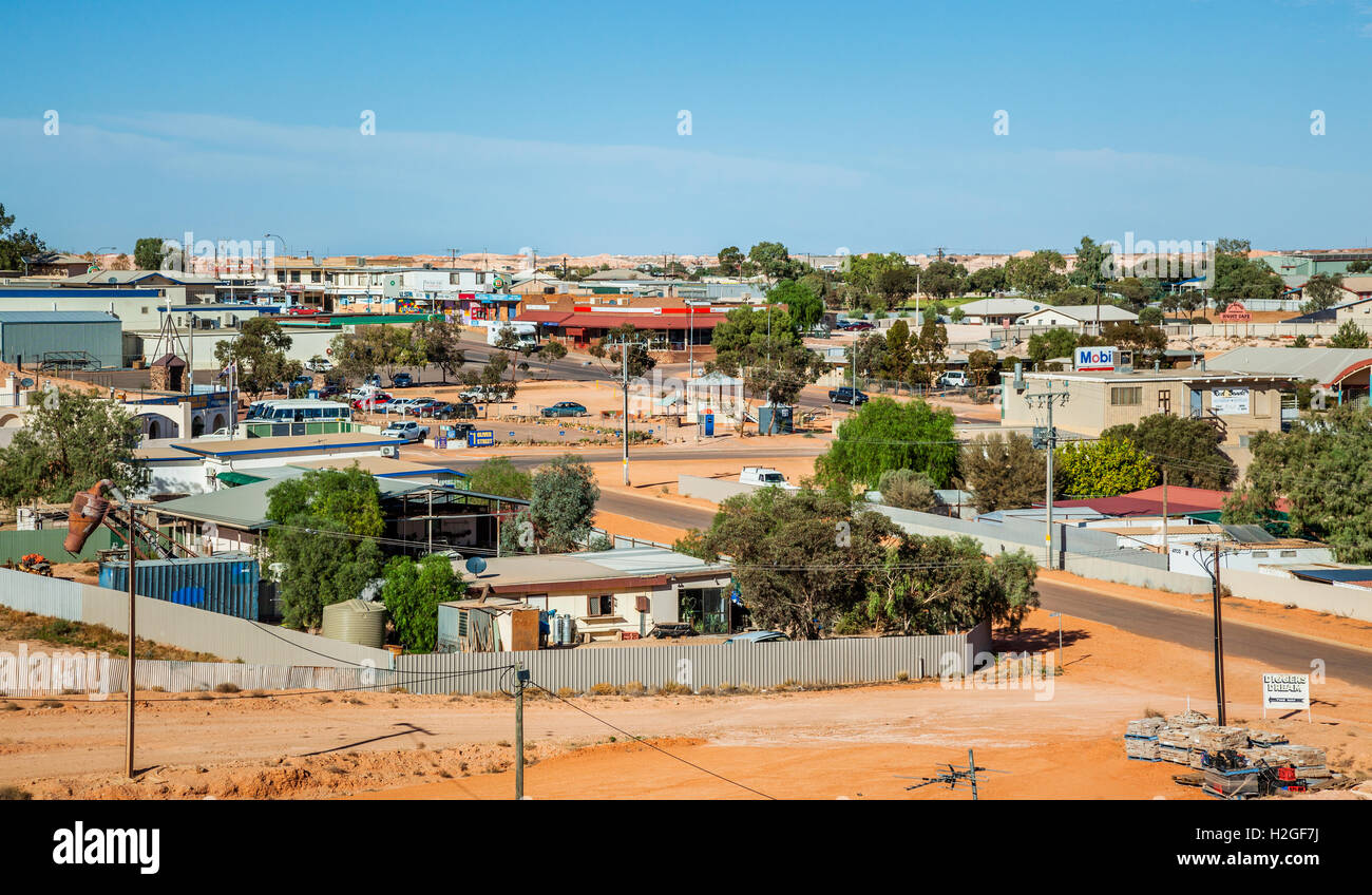 L'Australie, l'Australie, l'Outback, Coober Pedy, vue de la ville minière de l'opale isolés, beaucoup d'habitations sont sous terre Banque D'Images