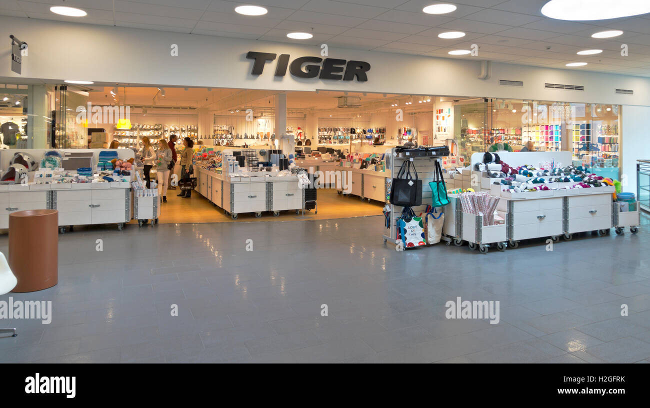 Tiger shop, magasin danois ou chaîne de détaillants price point. Premier magasin ouvert en 1995 à Copenhague. Flying Tiger Copenhague. Banque D'Images