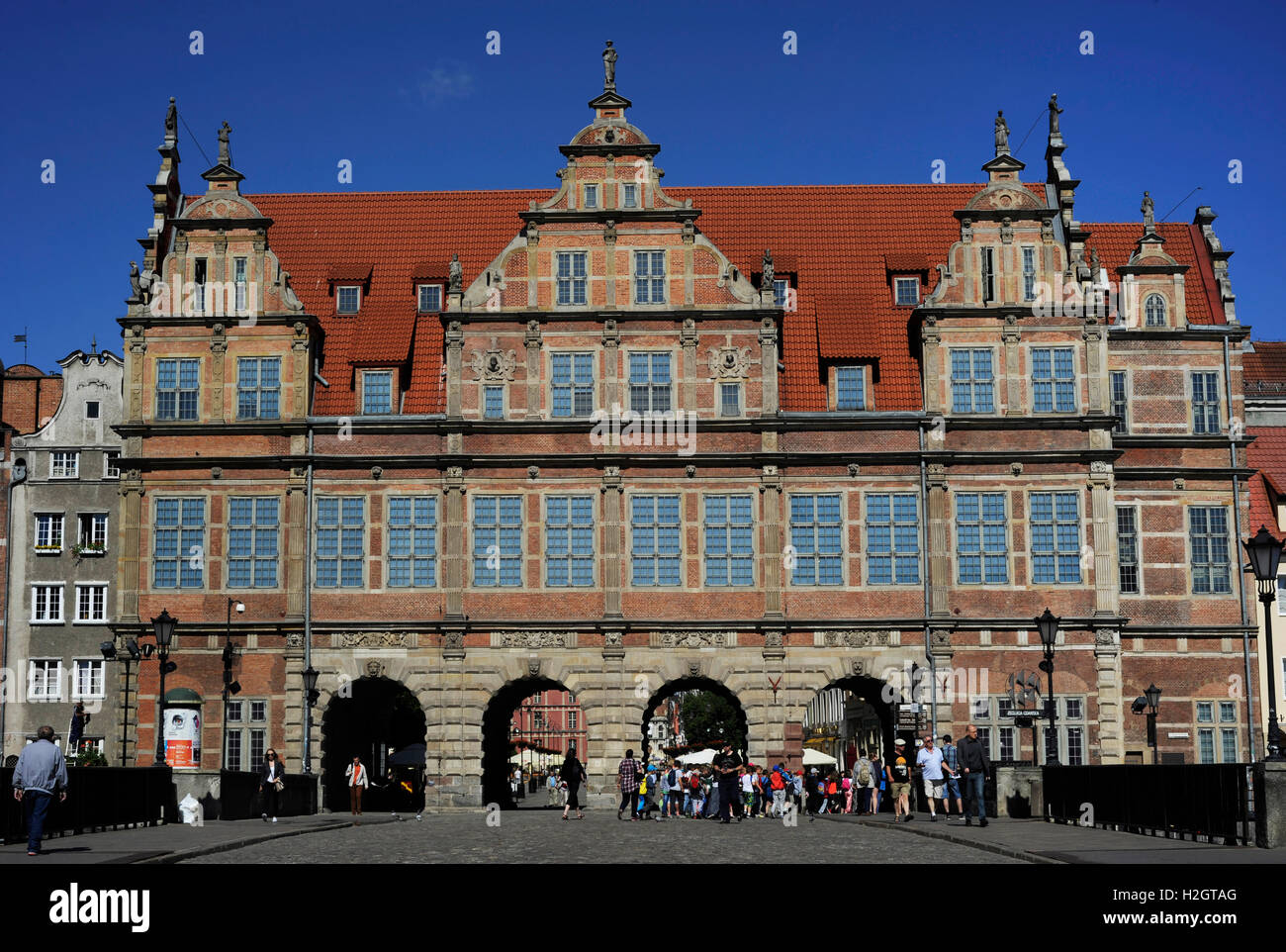 La Pologne. Gdansk. La Porte Verte construit 1568-71 comme la résidence formelle des monarques du Pologne. Le maniérisme flamand style. Architecte, Reiner van Amsterdam. Banque D'Images