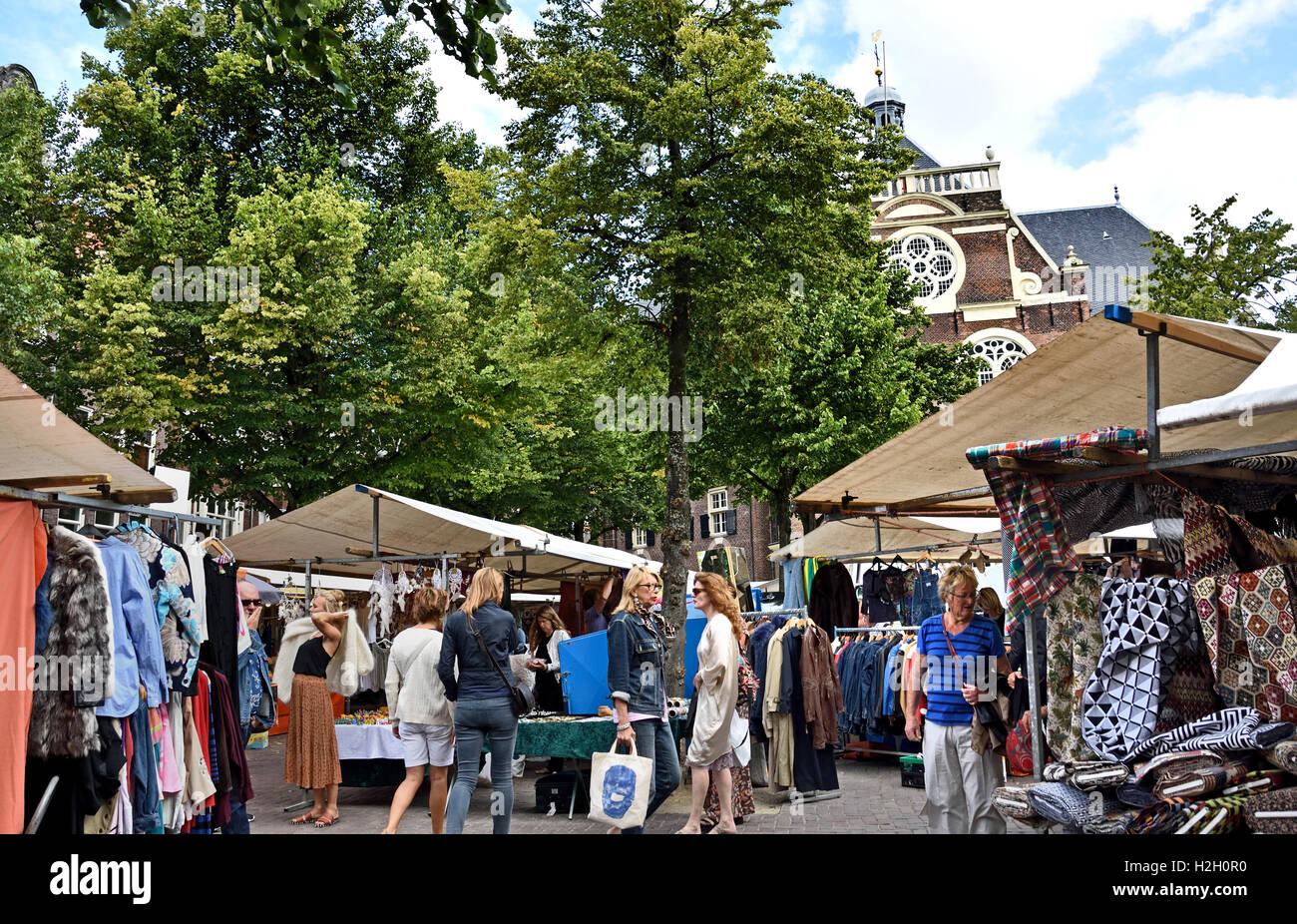 Marché aux Puces de Jordaan Noordermarkt Noorderkerk Amsterdam Pays-Bas Banque D'Images Marché aux Puces de Jordaan Noordermarkt Noorderkerk Amsterdam Pays-Bas Banque D'Images