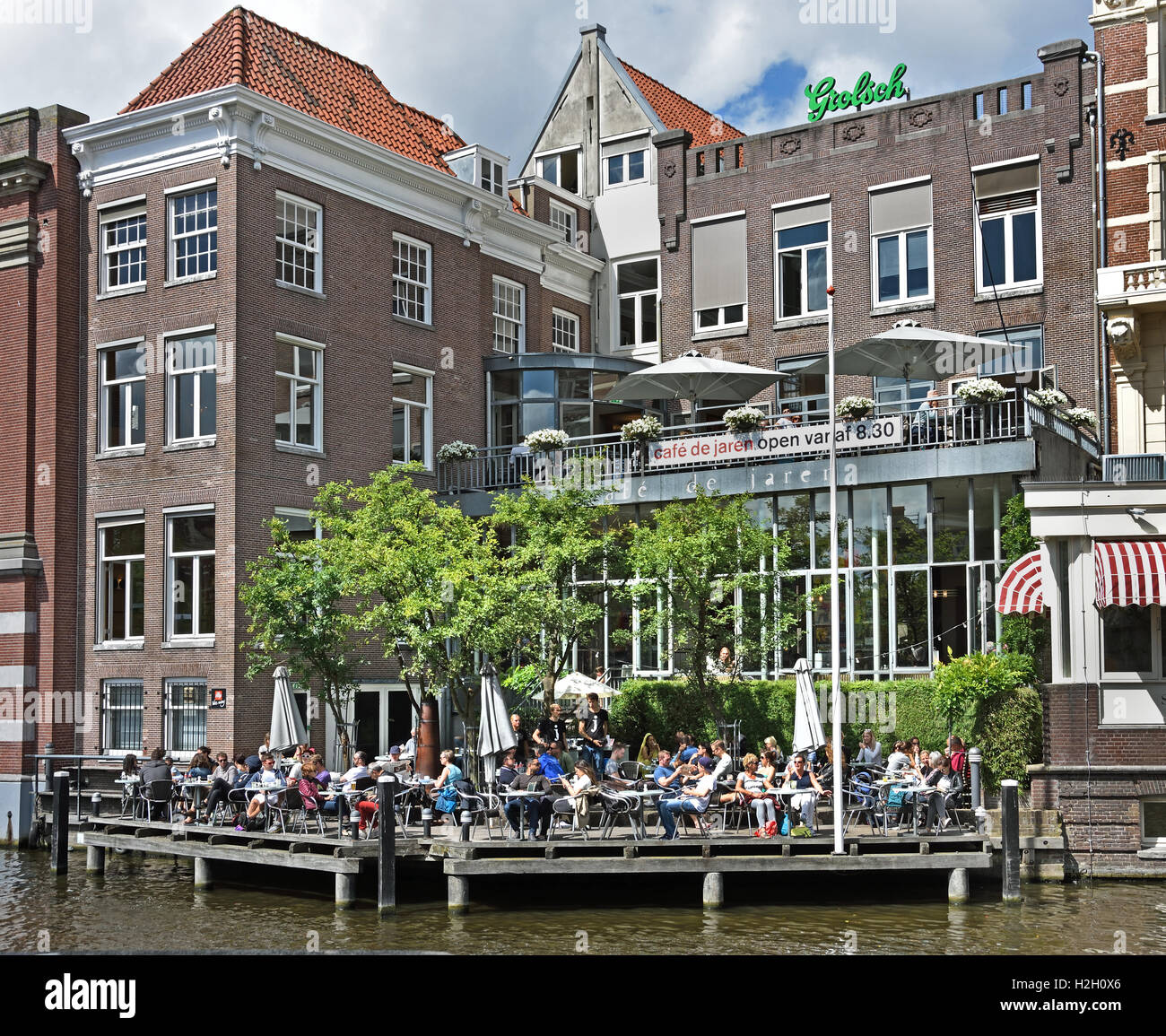 Café de jaren côté canal exposée sur l'Amstel Amsterdam Pays-Bas Néerlandais Banque D'Images