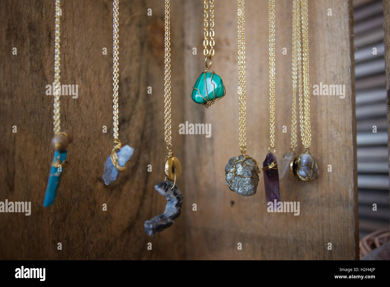Artisan jewelry Banque de photographies et d'images à haute résolution -  Alamy