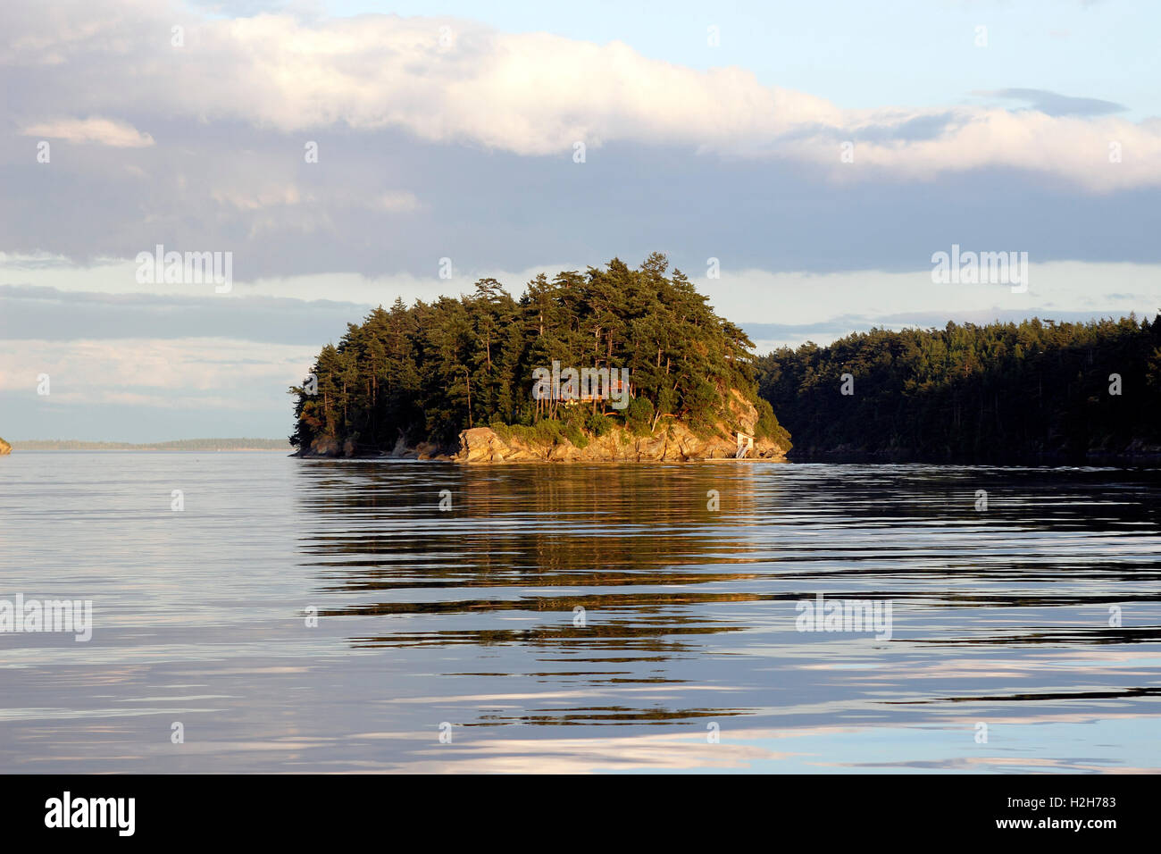À distance de l'île privée de chambre Sucia Island îles San Juan l'État de Washington États-unis Pacific Coast Banque D'Images