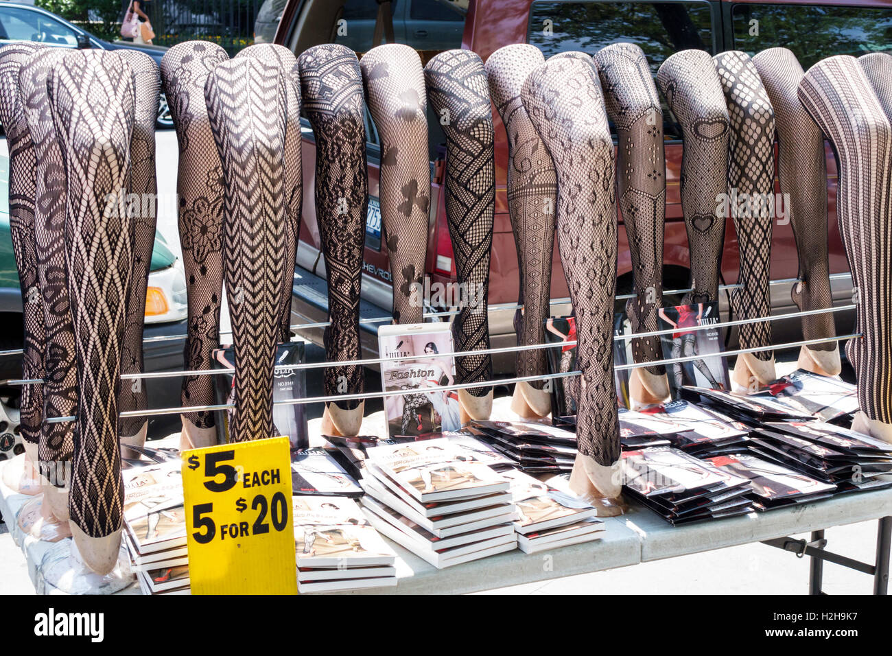 New York City,NY NYC Brooklyn,Downtown,Street,vendeur vendeurs vendre, stall stalles stand marché, shopping shopping shopper shoppers shop Banque D'Images