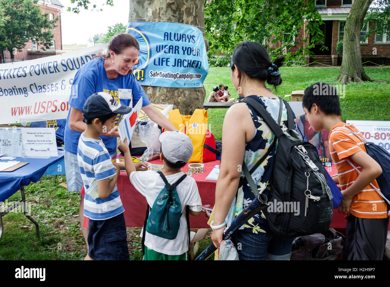 New York City,NY NYC,New York Harbour,Governors Island,City of Water Day,festival du port,familles parents parents enfants,célébration,coffre-fort Banque D'Images