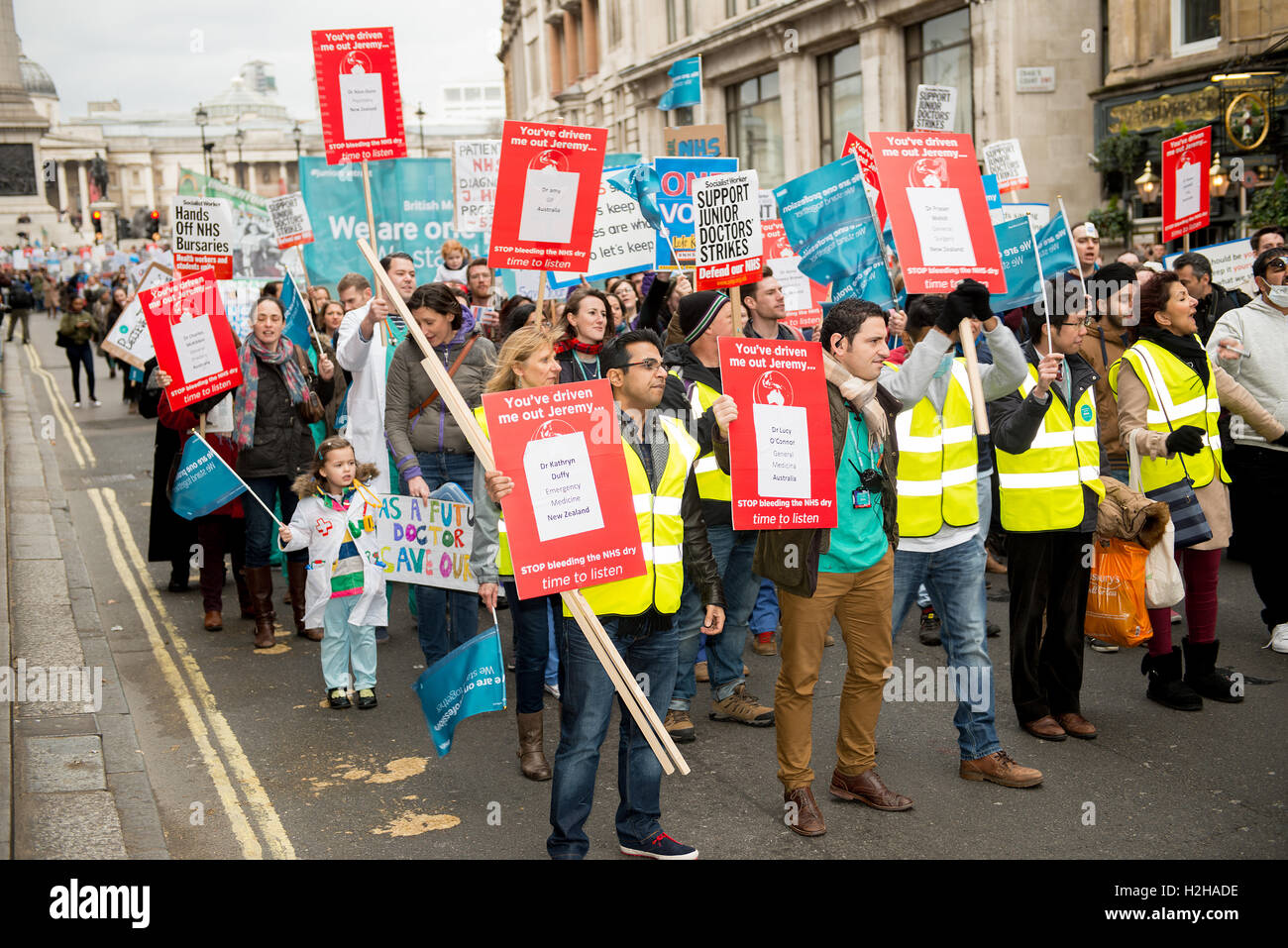 Londres, Royaume-Uni. 6e février 2016. Éditorial - Les médecins en rallye, en protestation contre les plans du gouvernement pour modifier les contrats médecin du NHS. Banque D'Images