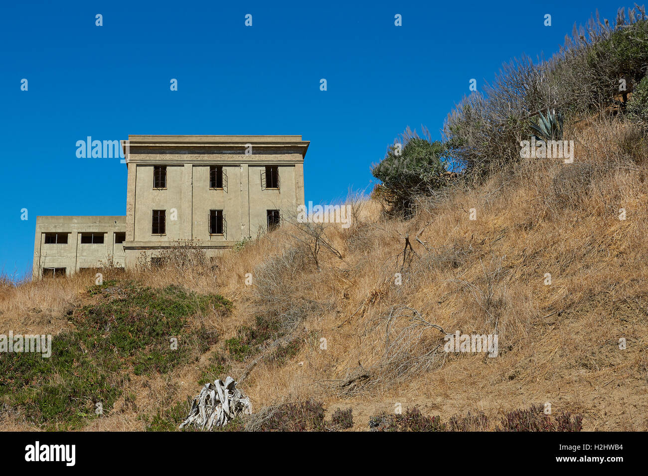 Les bâtiments à l'abandon de l'Armée US à Fort McDowell sur Angel Island, Californie. Banque D'Images Les bâtiments à l'abandon de l'Armée US à Fort McDowell sur Angel Island, Californie. Banque D'Images