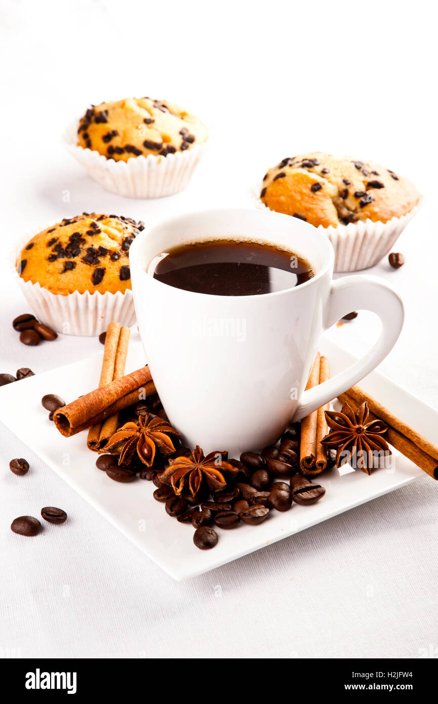Café chaud et un muffin Banque D'Images