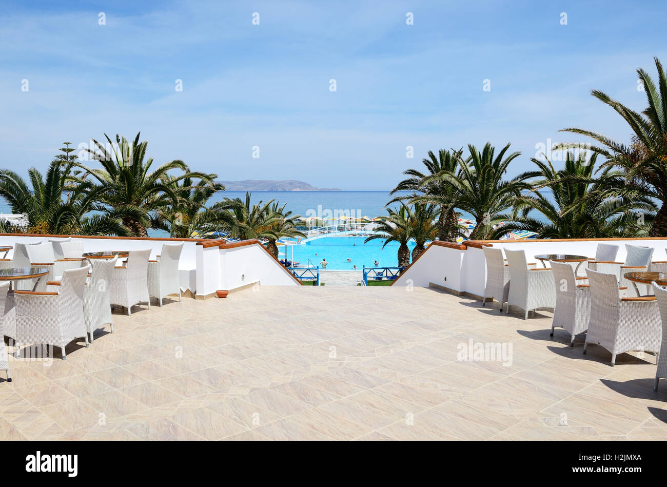 Piscine et plage de l'hôtel de luxe, Crète, Grèce Banque D'Images