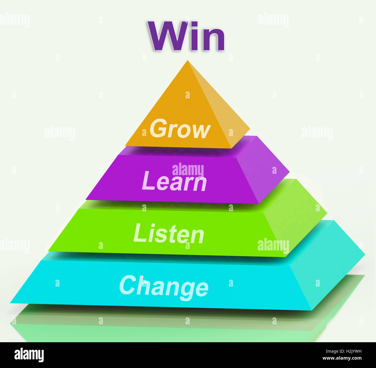 Pyramide du succès Win montre l'accomplissement ou la victoire Banque D'Images