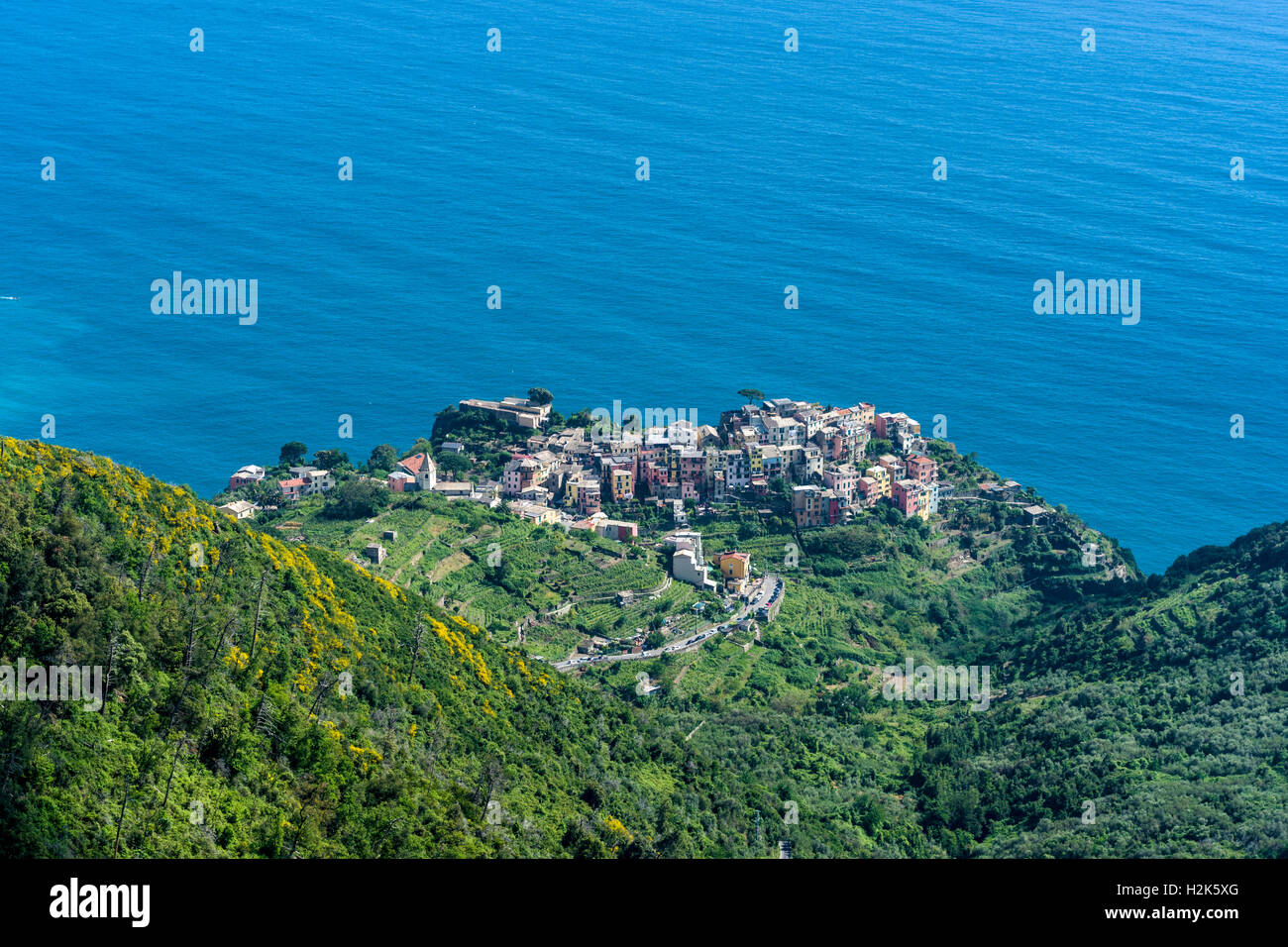 Corniglia ville, partie de Cinque Terre, dans un endroit magnifique sur une colline de la côte de la mer Méditerranée, Riomaggiore Banque D'Images