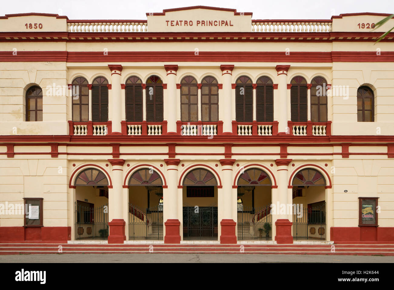 Teatro Principal, fondé en 1850, de style colonial, Camagüey, la province de Camagüey, Cuba Banque D'Images