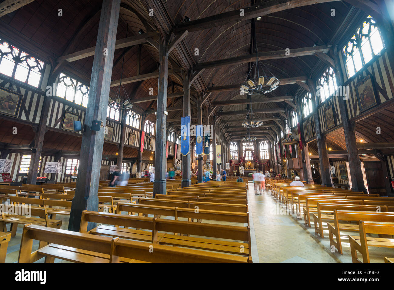 Intérieur en bois de l'église Sainte Catherine de Honfleur, la France