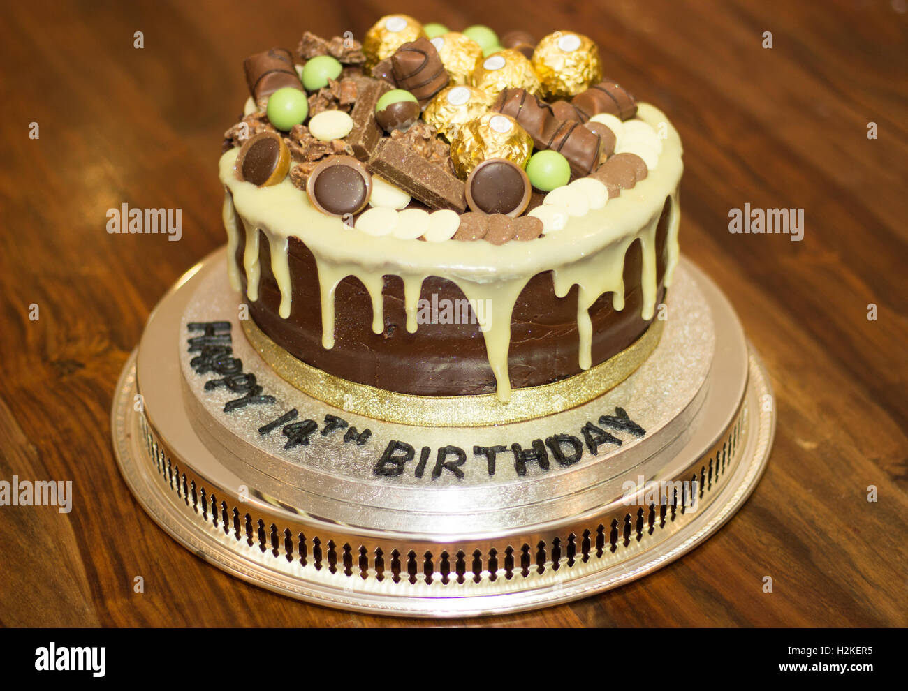 Gâteau d'anniversaire, gâteau d'anniversaire au chocolat, ganache, Banque D'Images