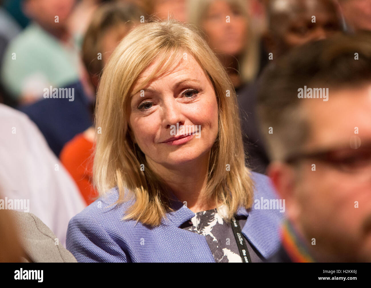 Tracy Brabin,ex-actrice Coronation Street,lors de la conférence du parti travailliste en 2016.Elle est définie d'être député pour Batley et Spen. Banque D'Images