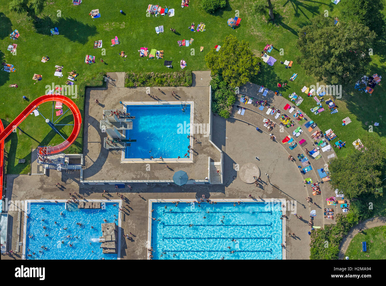 Vue aérienne, rouge glisse, toboggan, piscine, Herdecke, Ruhr