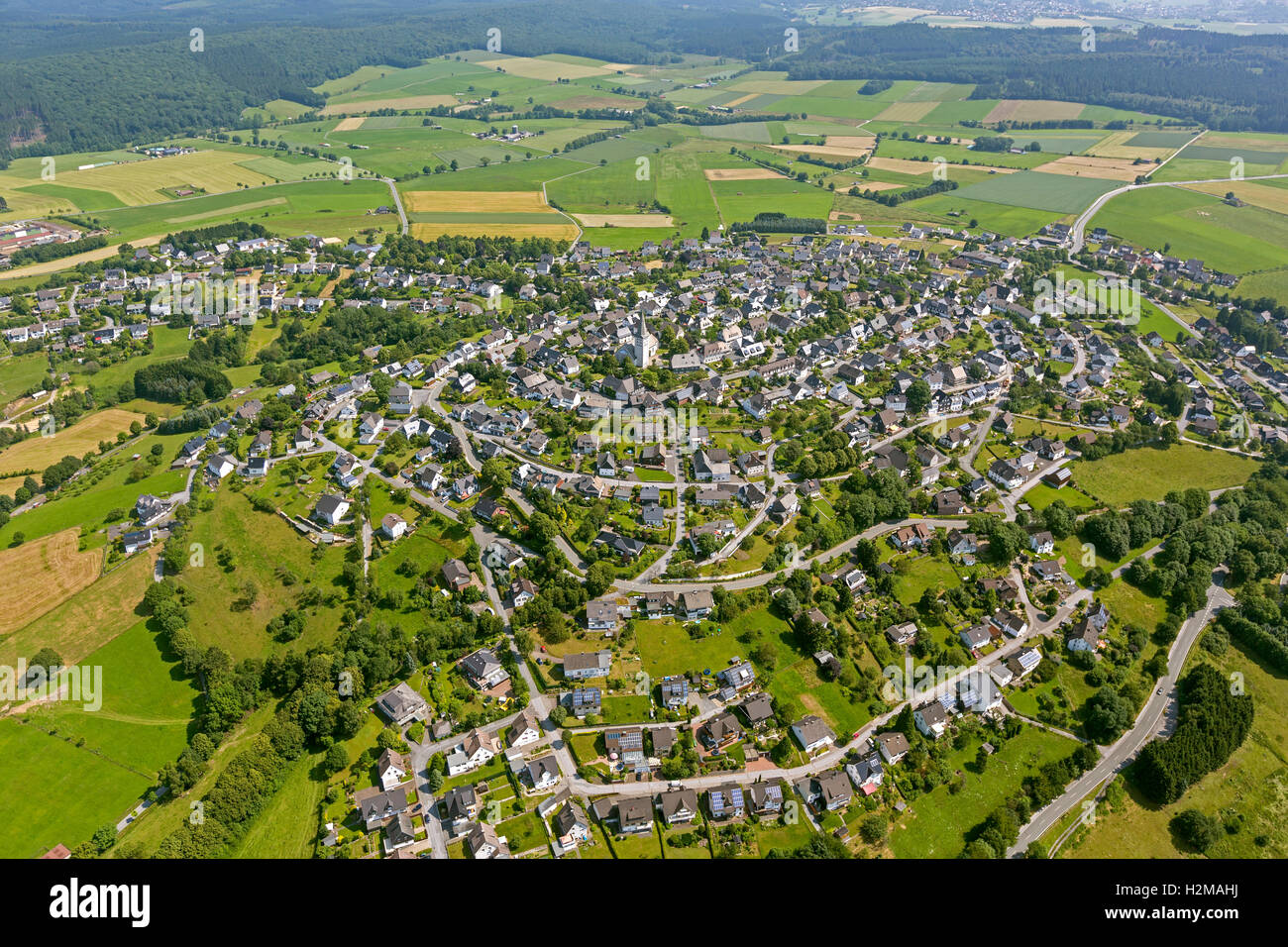Photo aérienne, deer mountain, photo aérienne de Warstein, maisons à colombages, Sauerland, Rhénanie du Nord-Westphalie, Allemagne Banque D'Images