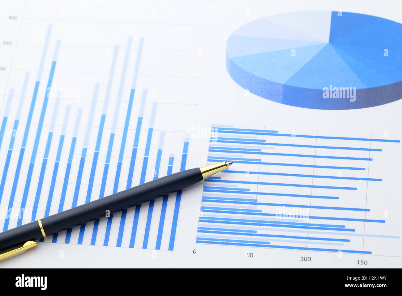 La recherche de données et d'un stylo Banque D'Images