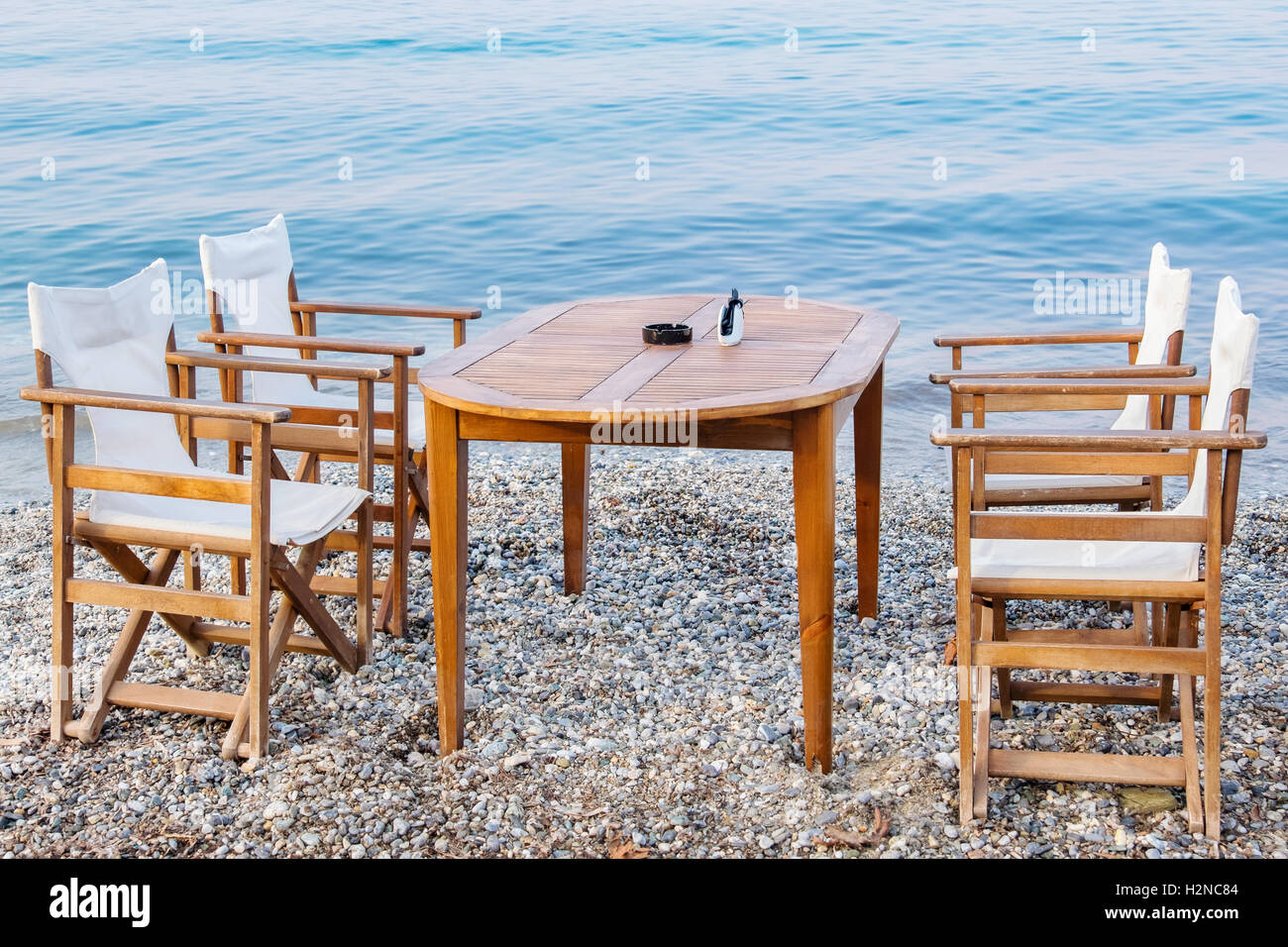 Café sur une plage. Platamonas, Piérie, Grèce Banque D'Images