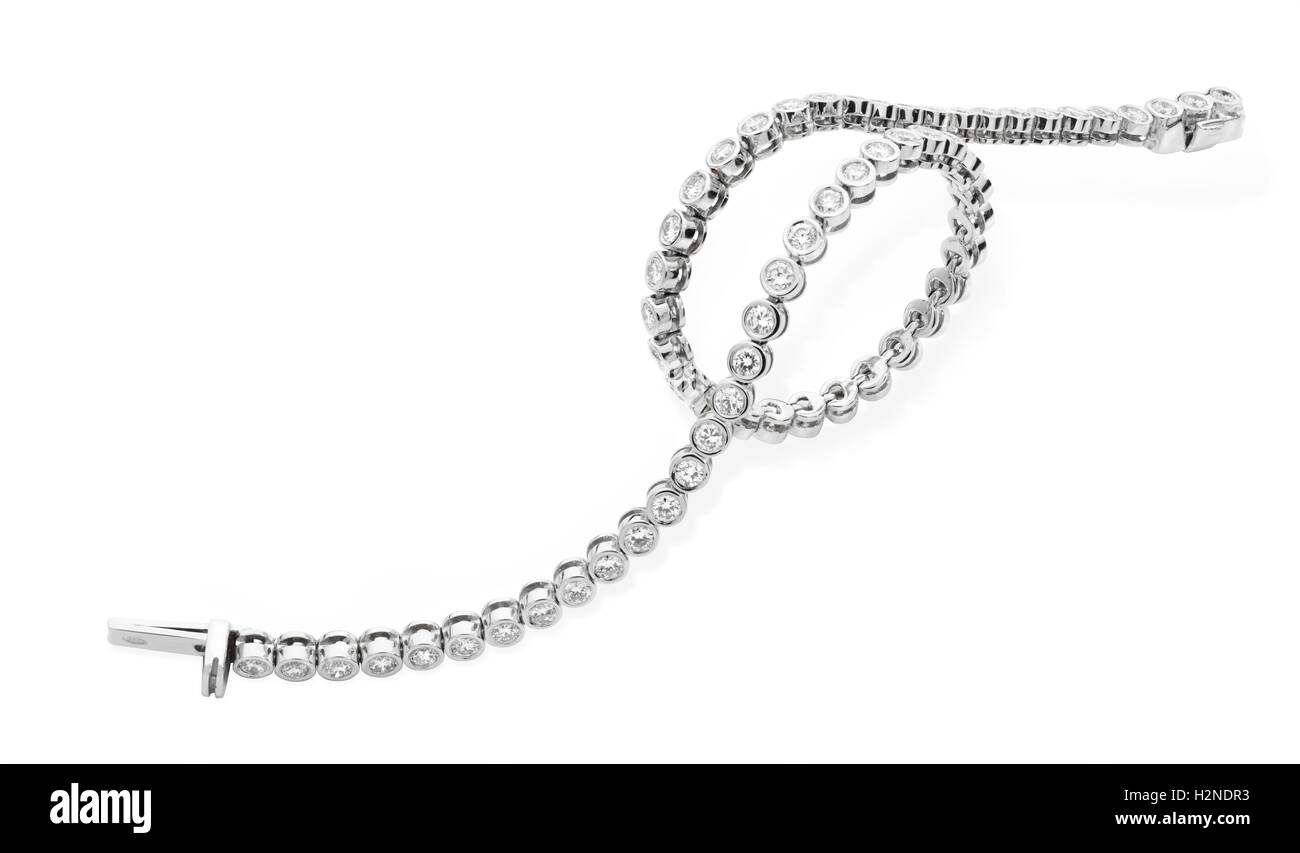 Bracelet de tennis en or blanc serti de diamants Banque D'Images