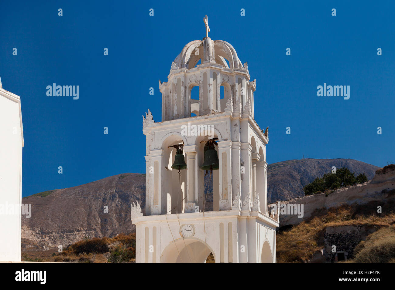 Vieux clocher blanc à Naxos, Grèce Banque D'Images