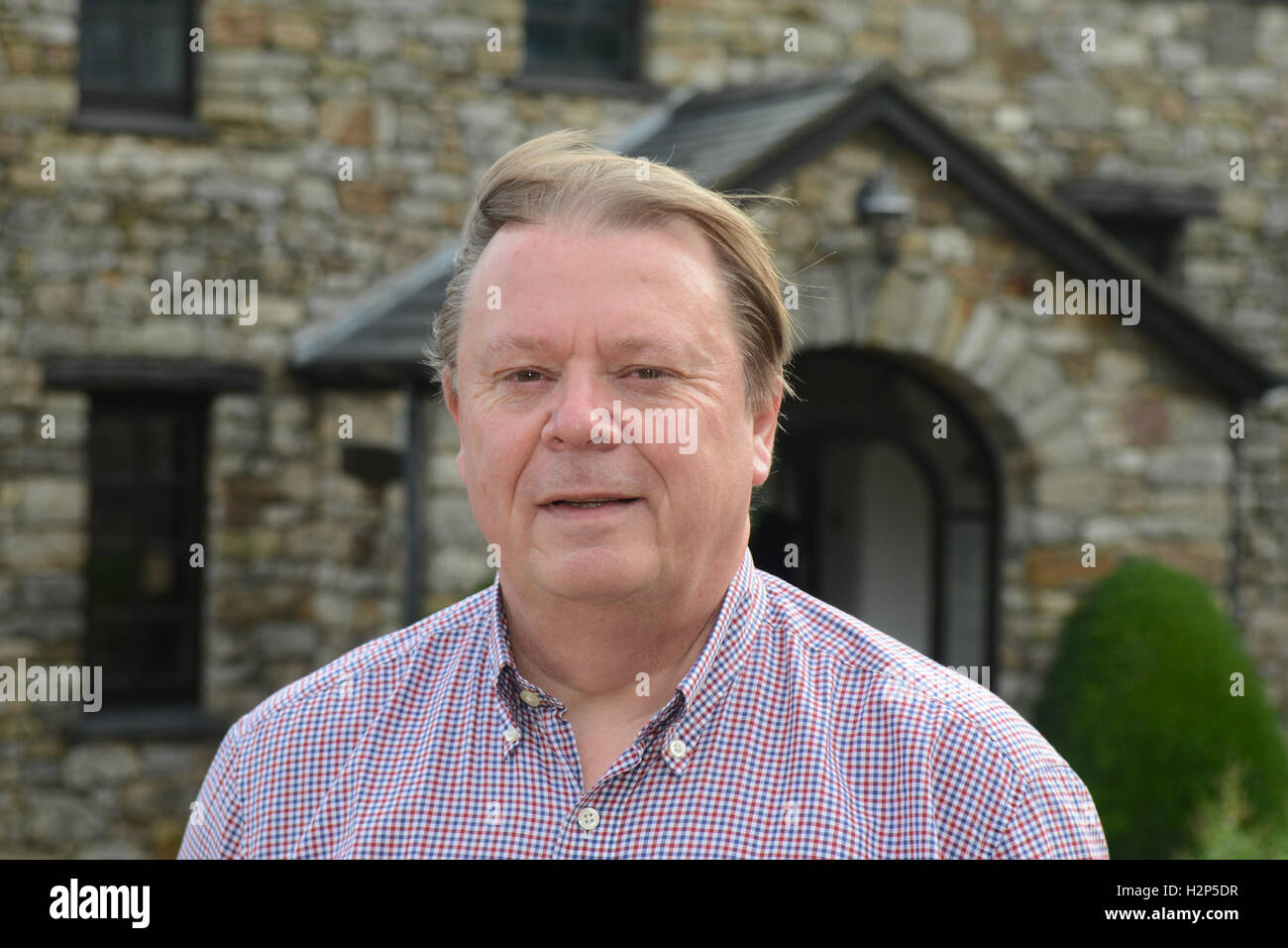 Steve Borley, directeur du club de football professionnel gallois, Cardiff City FC, photographié à sa résidence de vacances, Gower, le Pays de Galles. Banque D'Images