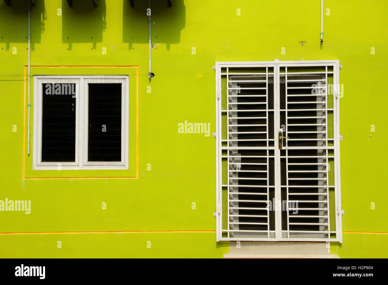Mur et porte de couleur Banque de photographies et d’images à haute