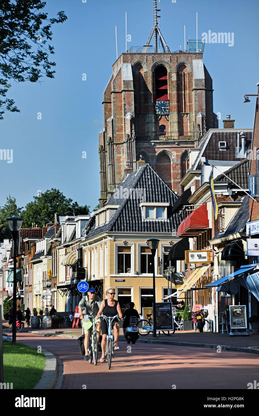 Vieille ville néerlandaise de Leeuwarden Frise Fryslan Oldehove Tour Toren aux Pays-Bas ( vu de Westerplantage street ) Banque D'Images