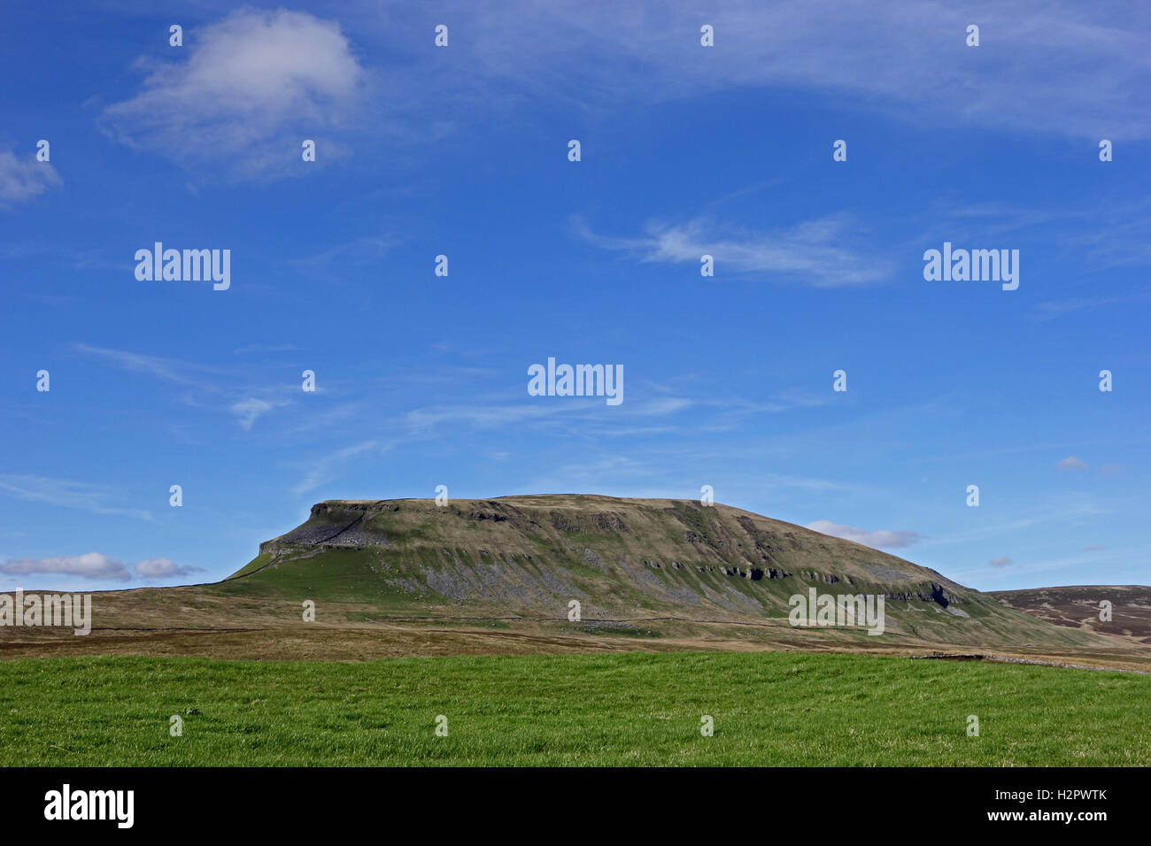 Pen-y-Ghent, depuis le sud-est, dans le Yorkshire, UK Banque D'Images