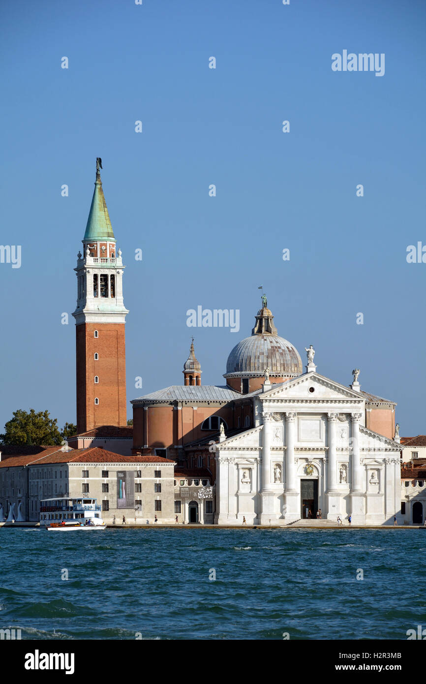 Vue depuis San Marco à île de San Giorgio Maggiore, dans la lagune de Venise en Italie. Banque D'Images