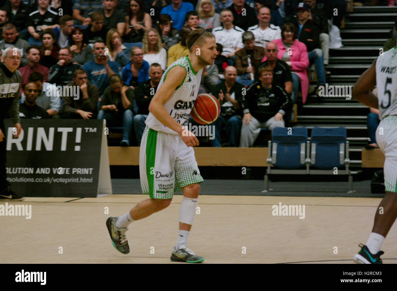 Newcastle sur Tyne, Royaume-Uni, le 30 septembre 2016, Callum Jones jouer pour Manchester Géants contre Groupe Esh Eagles Newcastle au centre de sport dans la British Basketball League. Crédit : Colin Edwards / Alamy Live News Banque D'Images