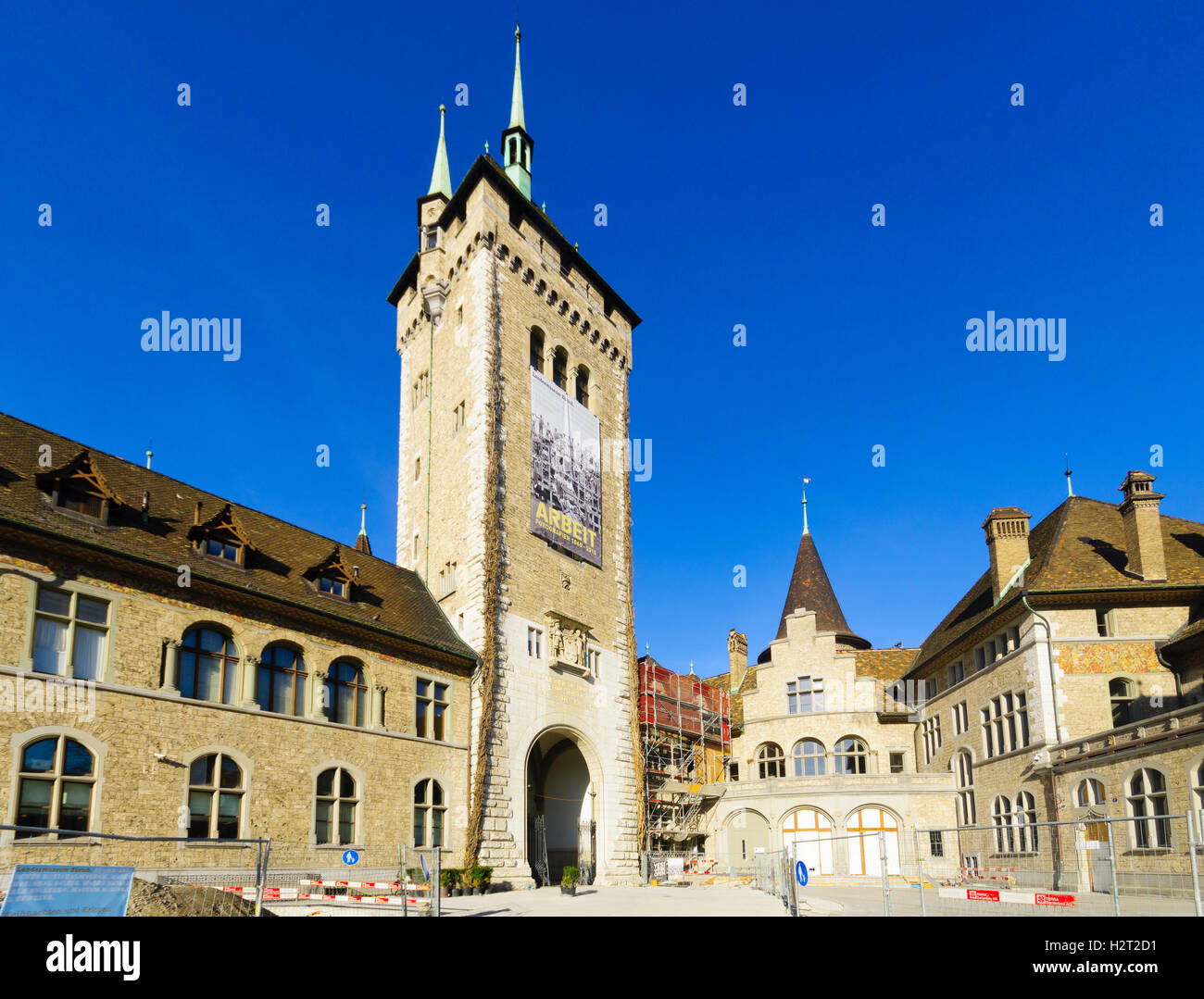 ZURICH, SUISSE - Le 25 décembre 2015 : vue sur le bâtiment du Musée national suisse à Zurich, Suisse Banque D'Images