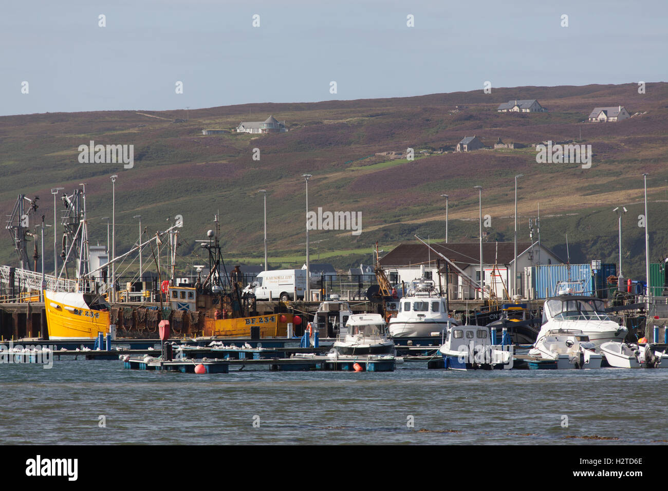 Île d'Islay, en Écosse. Vue pittoresque de Port Ellen marina et le port. Banque D'Images