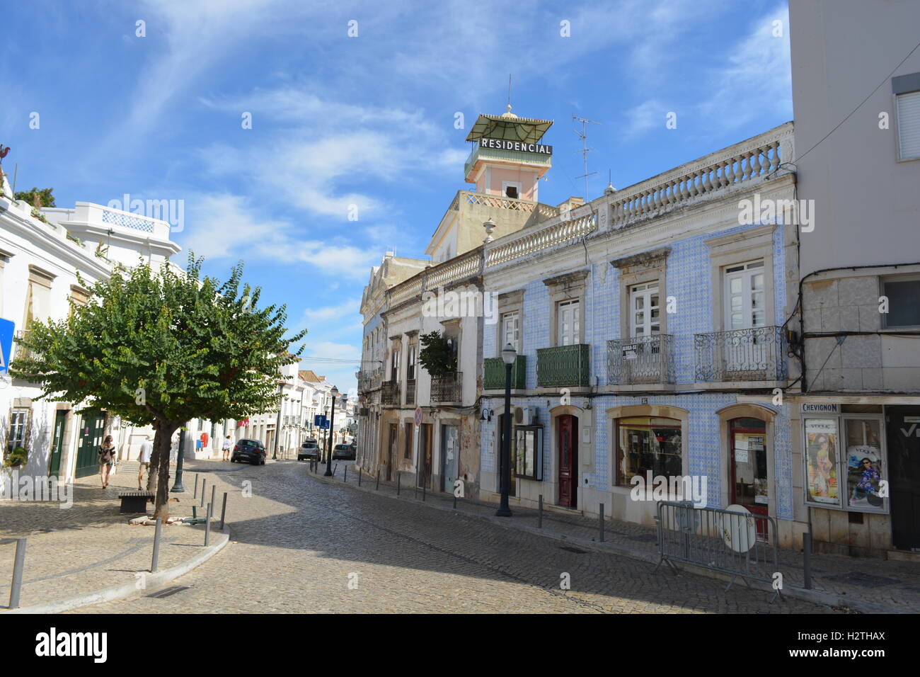 Rua da Liberade, Tavira, Algarve, Portugal, Europe. Banque D'Images