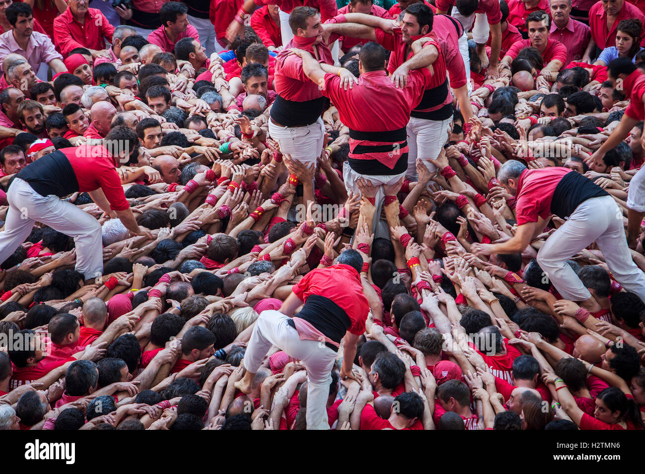 Colla Joves Xiquets de Valls.'Castellers' les capacités humaines, une tradition catalane.concours semestriel. toros.Tarragone, Espagne Banque D'Images