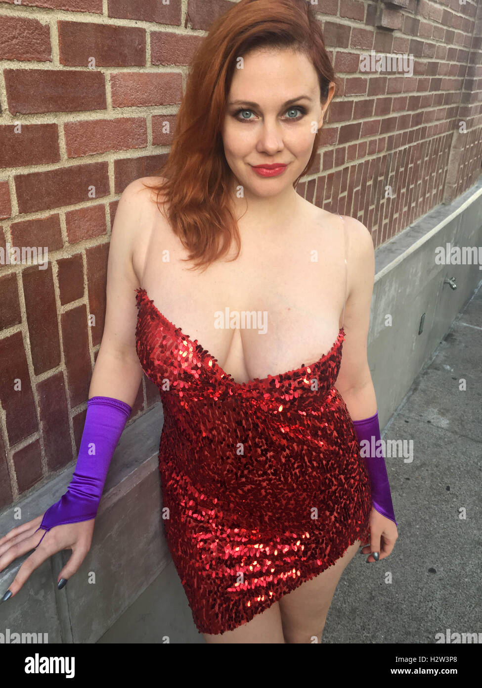 Boy Meets World Star Maitland Ward habillés en Jessica Rabbit en assistant au "Batman Vs. L'expérience de Superman' à San Diego Comic-Con comprend : Maitland Ward Où : San Diego, California, United States Quand : 24 Oct 2016 Banque D'Images