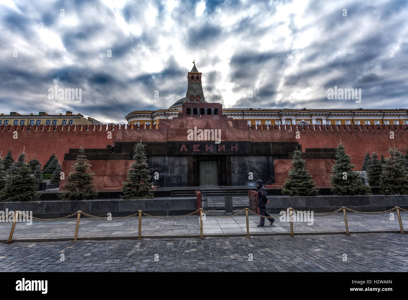 Le temple principal de l'URSS, le mausolée de Lénine est nécessaire maintenant pour personne, même pour les communistes assis à la Douma d'État. Banque D'Images