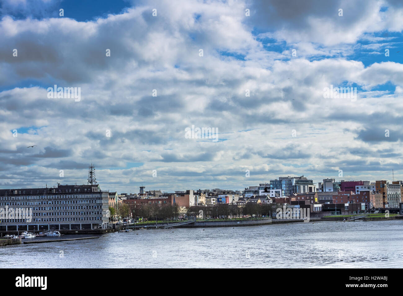 Avis de Limerick le long de la rivière Shannon Banque D'Images