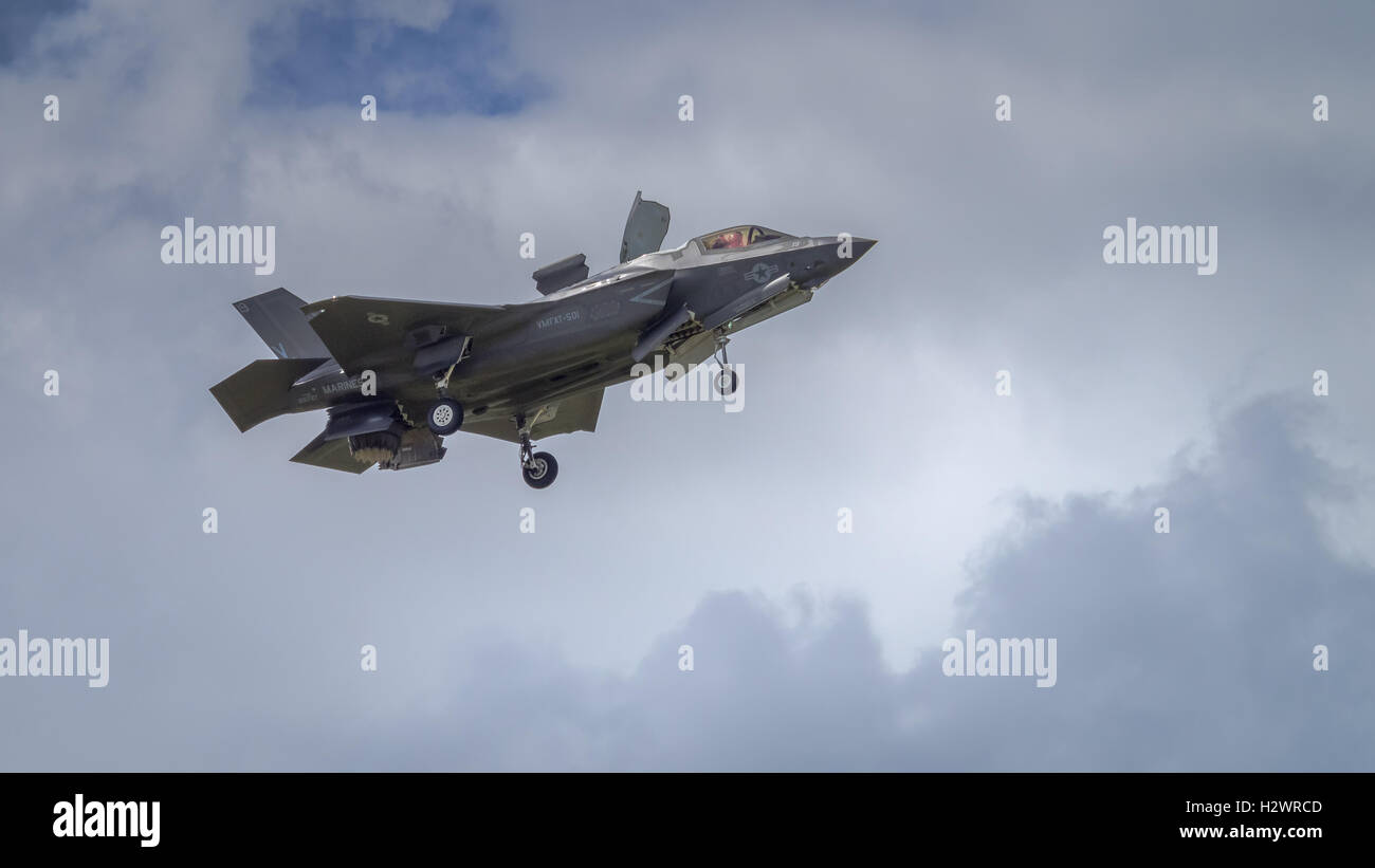 Farnborough, UK - 6 juillet 2016 : Lockheed Martin F35B d'avion de combat Joint strike fighter en vol à Farnborugh Banque D'Images