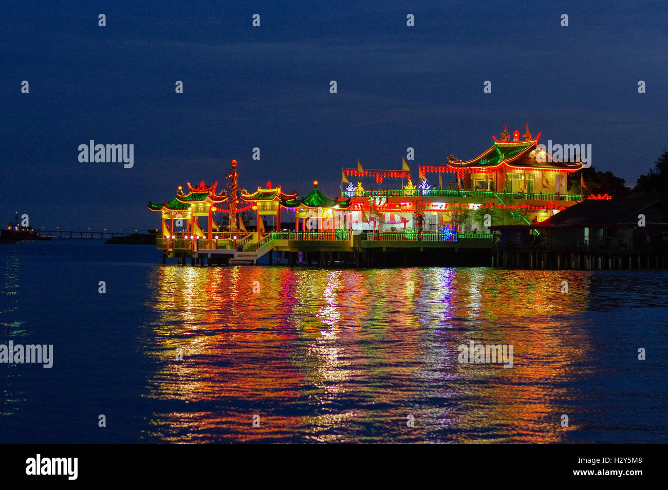 GEORGETOWN, MALAISIE - 29 MAI : Vue rapprochée de Hean Boo Thean Kuanyin temple bouddhiste chinois Clan jetées. Construit sur pilotis o Banque D'Images