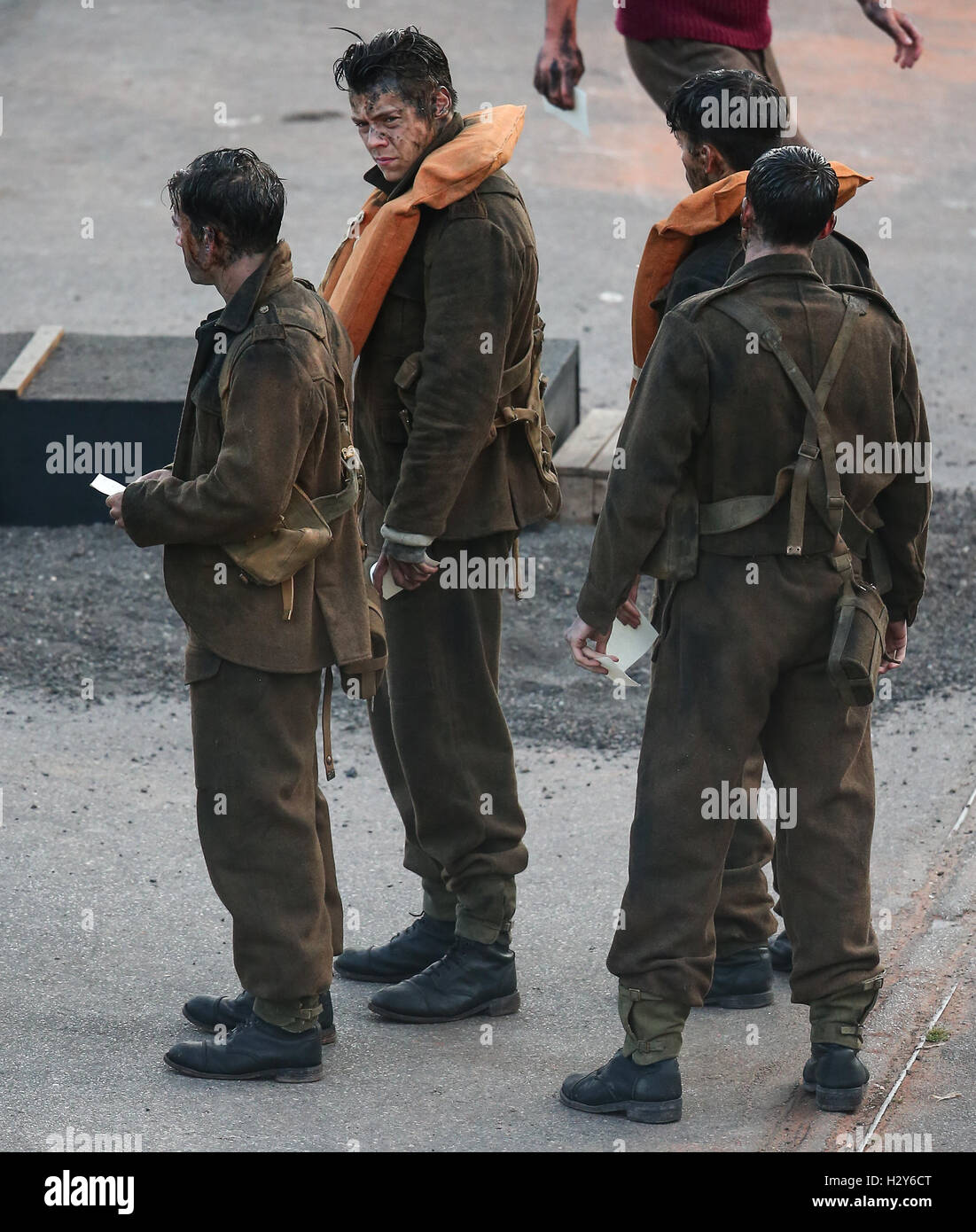 Christopher Nolan continue de filmer le film "unkirk' dans le port de Weymouth. Avec : Harry Styles, Cillian Murphy, Aneurin Barnard Où : Weymouth, Royaume-Uni 28 Juillet 2016 Quand : Banque D'Images