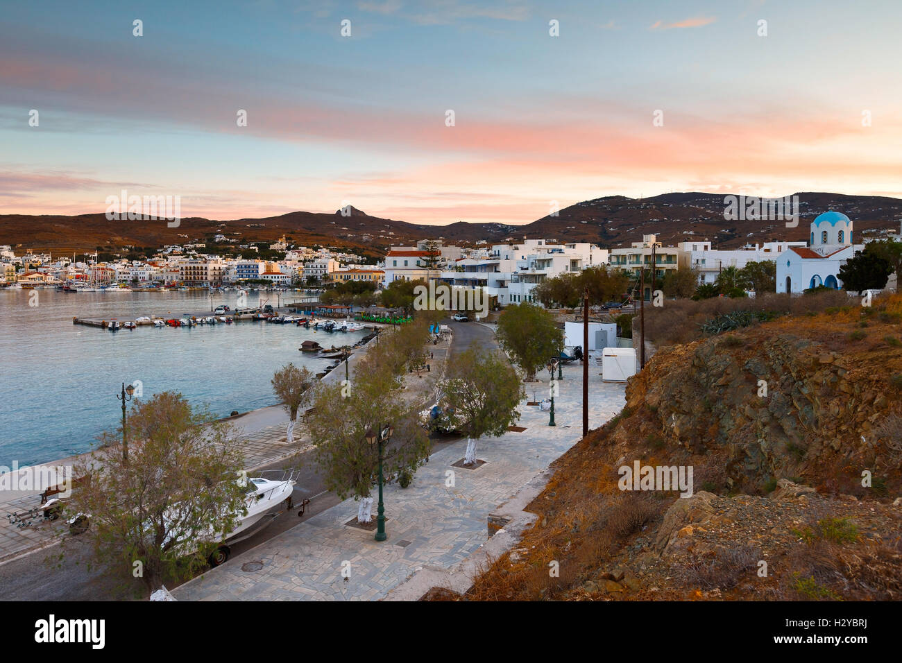Vue de la ville de Tinos. Banque D'Images