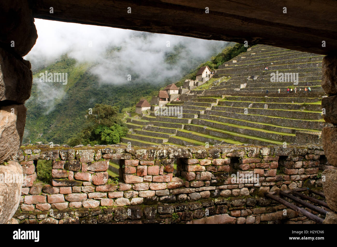 Terrasses à l'intérieur du complexe archéologique de Machu Picchu. Machu Picchu est une ville d'altitude dans les montagnes des Andes dans modern Banque D'Images