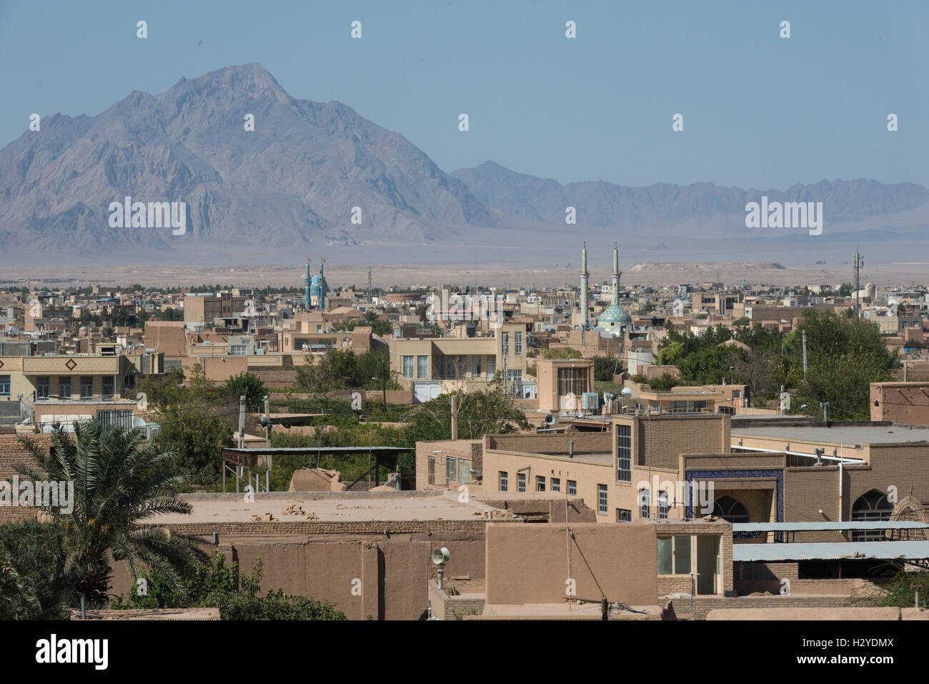 Meybod, Narin Qal'eh (château), vue sur la ville, les montagnes et le désert du Château Banque D'Images