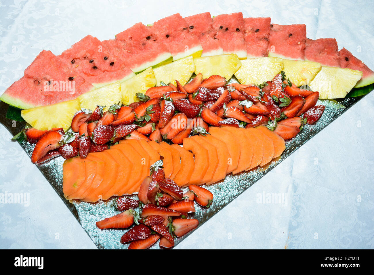 Composition de fruits d'été. La lumière et l'invitation pour un repas d'été. des ressources graphiques. Typique de la Sicile. Banque D'Images