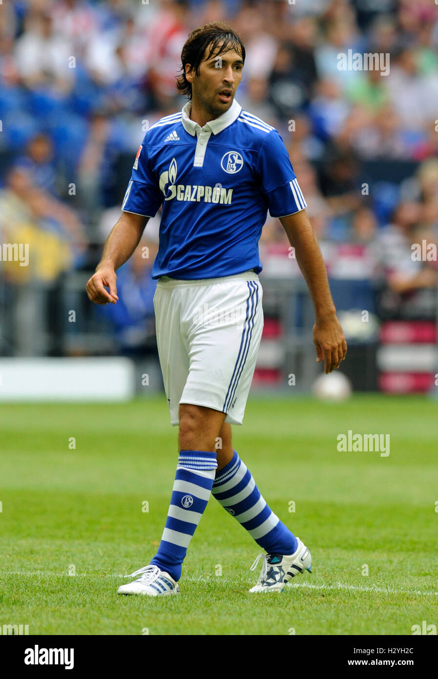Joueur de football Raul, Liga, Ligue de football 2010 total total Cup, match entre le FC Schalke 04 et Hambourg SV, résultat final Schalke 2 Banque D'Images
