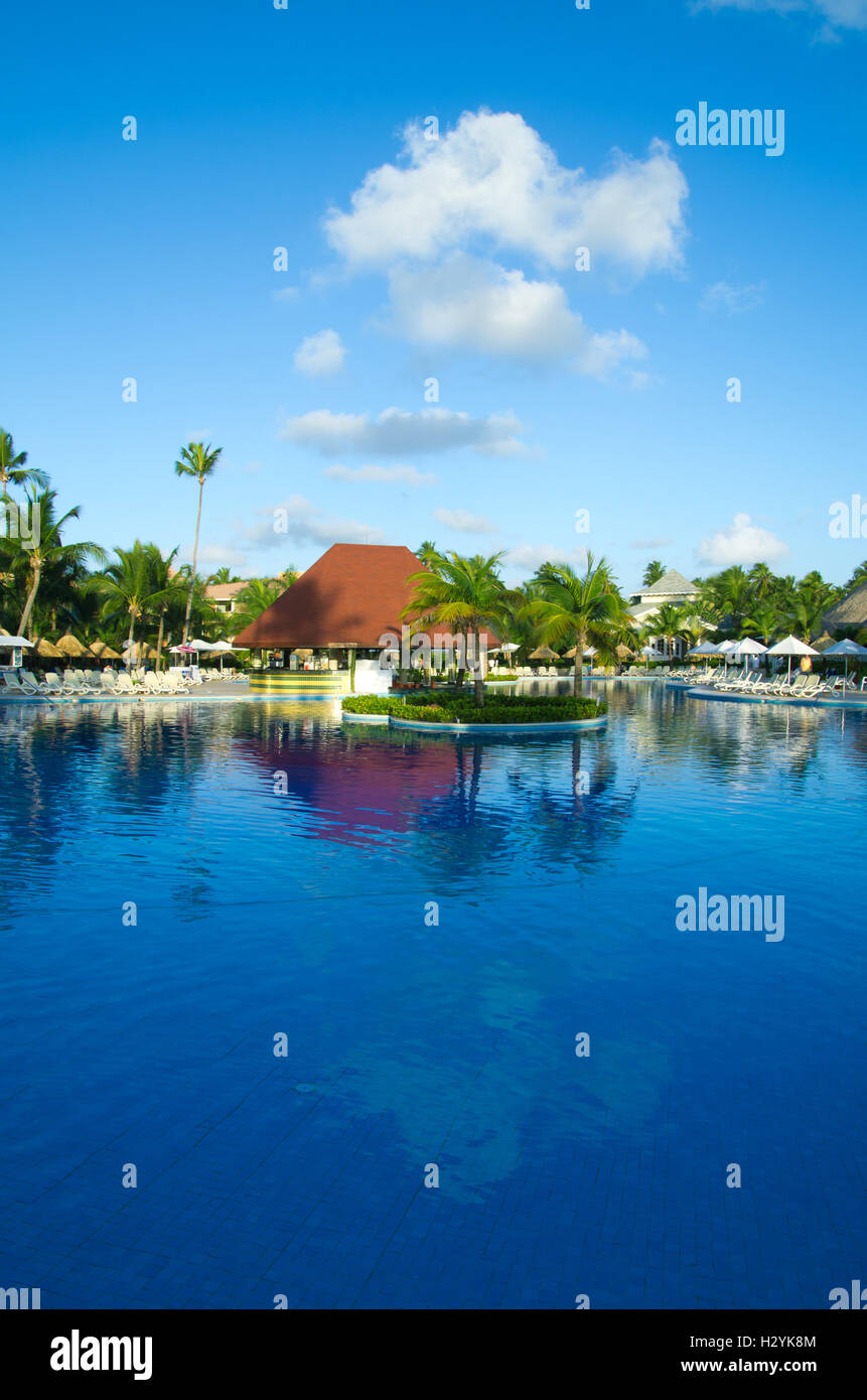 Enfants dans une piscine Banque de photographies et d’images à haute résolution Alamy Enfants dans une piscine Banque de photographies et d’images à haute résolution Alamy