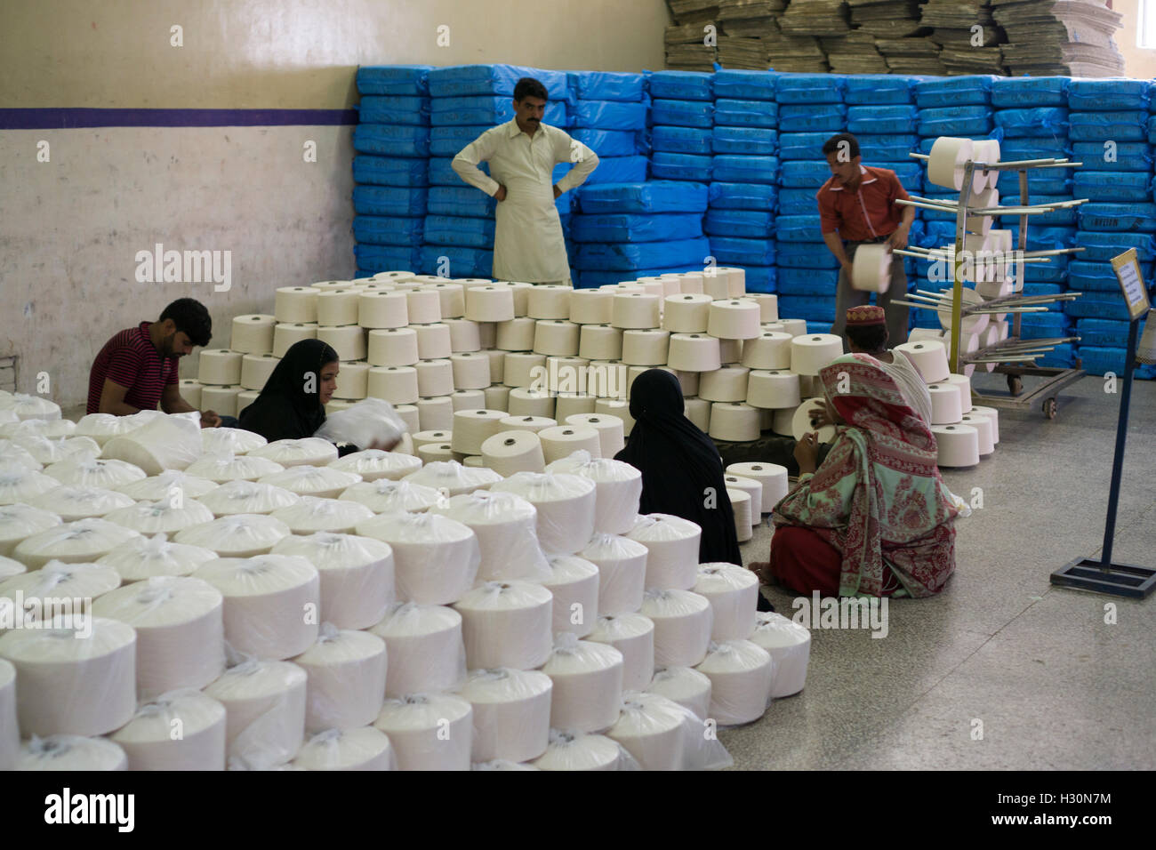 Les travailleurs de l'usine de coton Multan Pakistan Banque D'Images