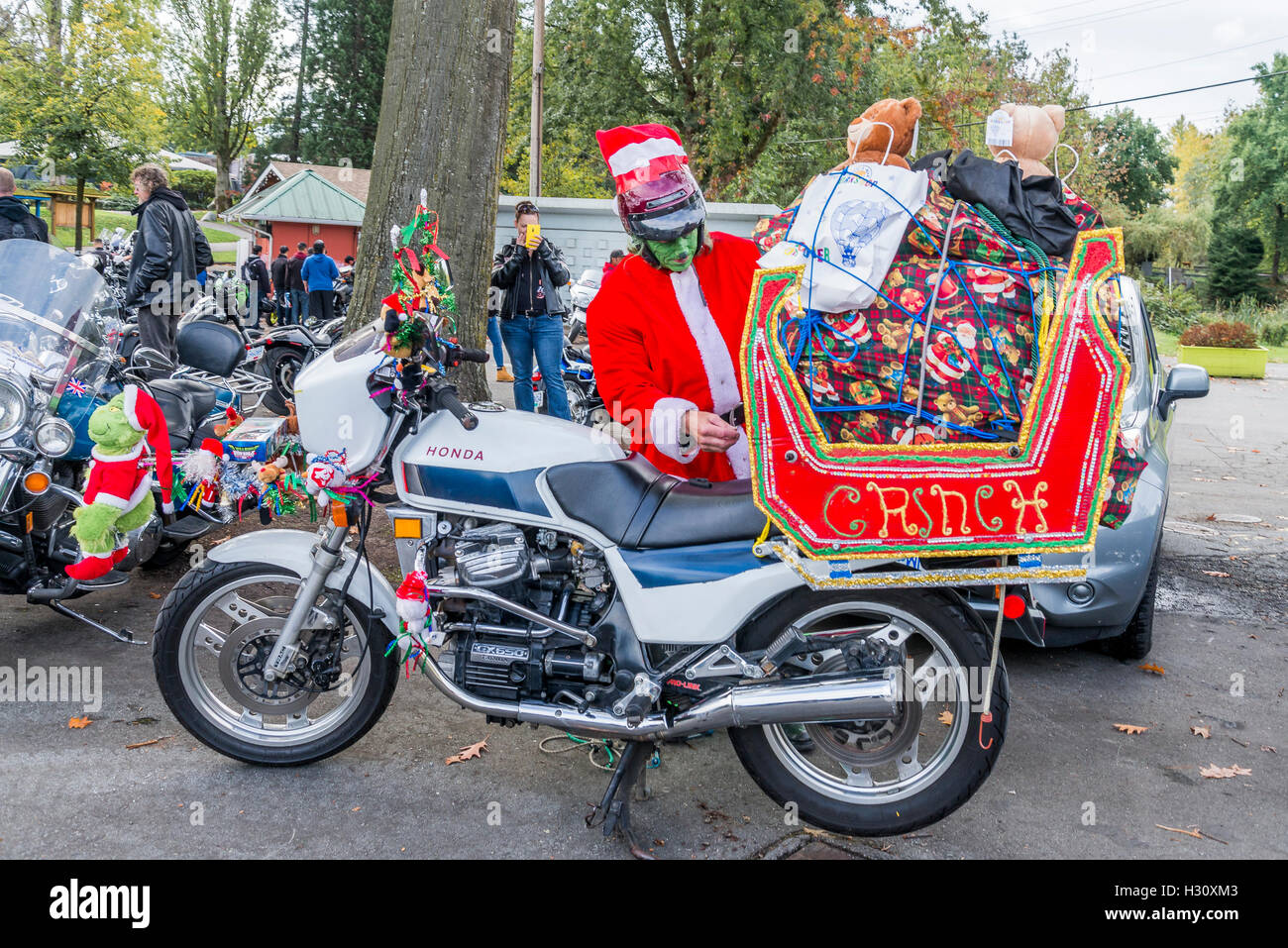 Vancouver, Colombie-Britannique, Canada. 09Th Oct, 2016. Le Grinch participe à la moto de Vancouver de collecte de jouets,Vancouver, British Columbia, Canada, Banque D'Images